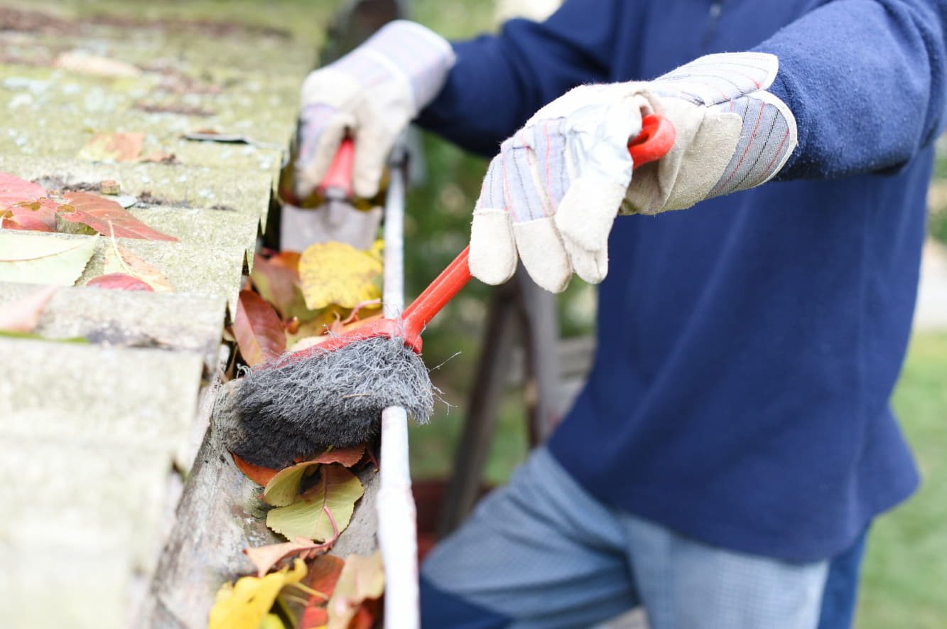 Gutter cleaning in Melbourne